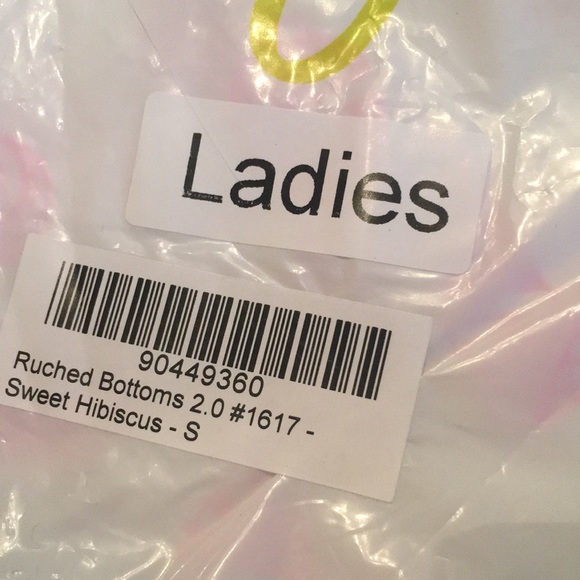 S nwt hibiscus bottoms ruched - Picture 4 of 4